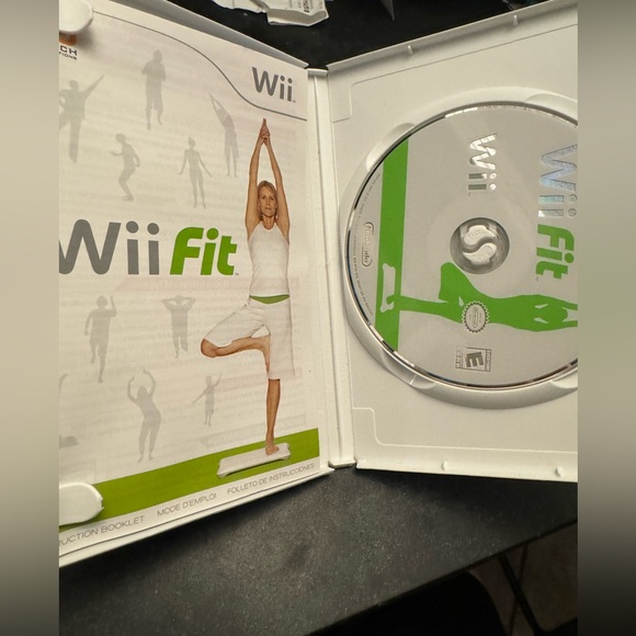 Wii Fit game complete - used shape - Picture 3 of 3
